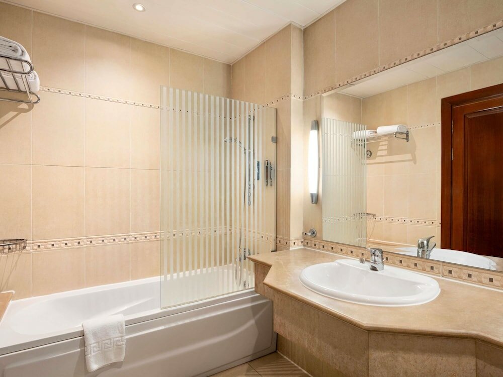 Фото Movenpick Hotel Cairo Media City