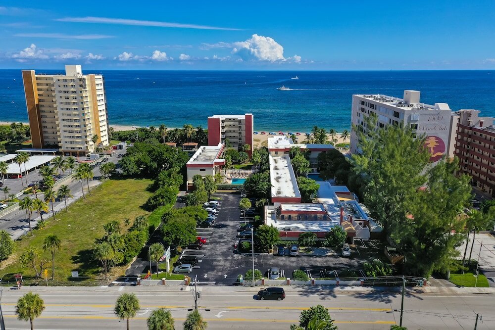 Фото La Costa Beach Club by Capital Vacations