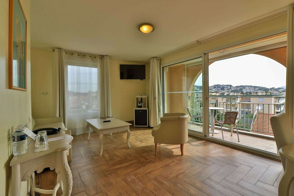 Фото Hotel Soleil & Jardin