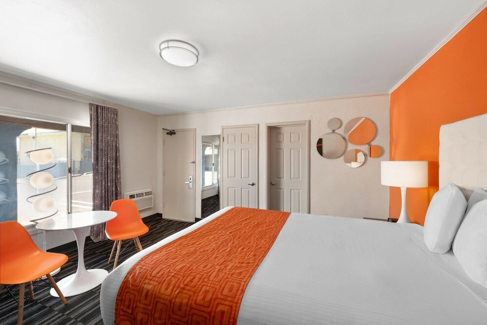 Фото Howard Johnson by Wyndham Modesto Ceres