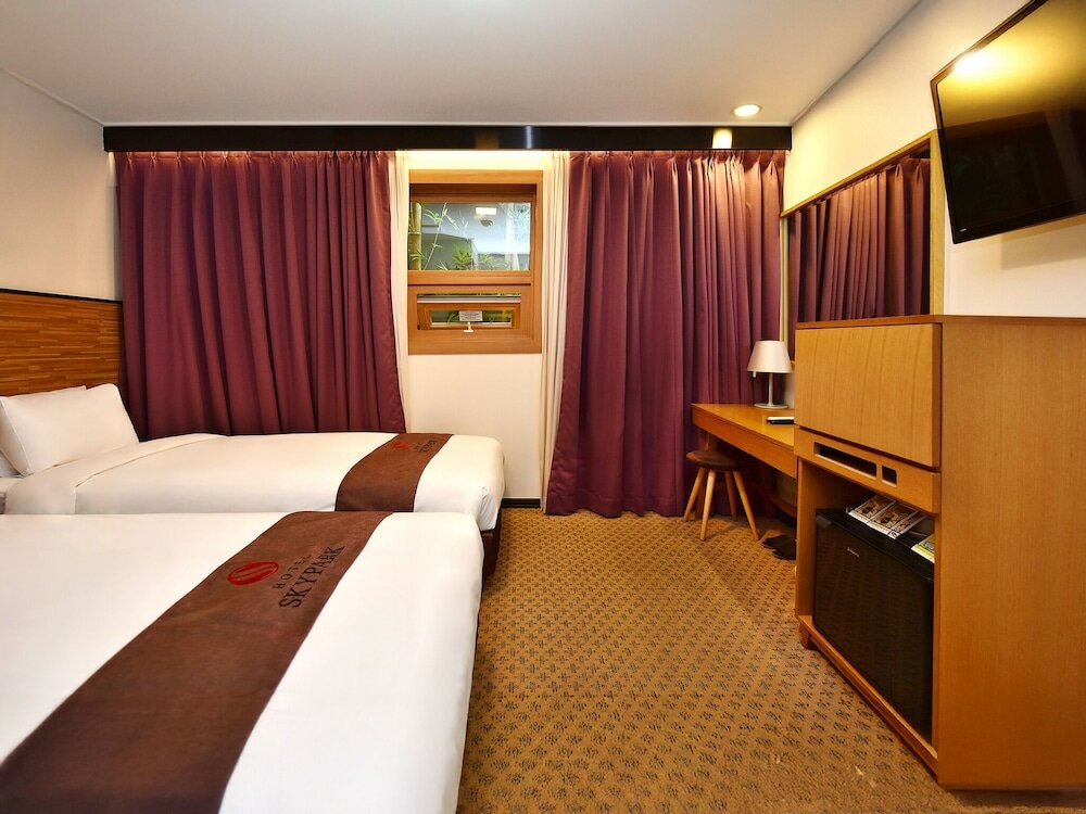 Фото Hotel Skypark Myeongdong I