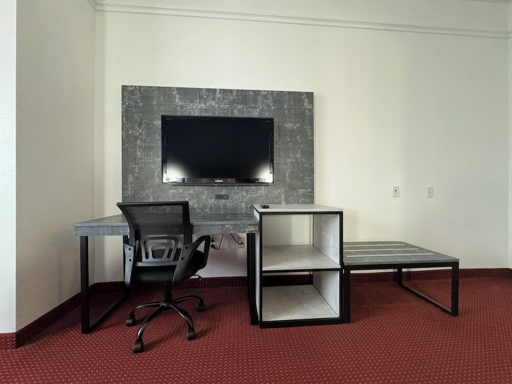 Фото FairBridge Inn & Suites Cleburne