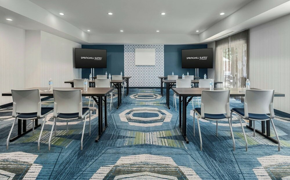 Фото SpringHill Suites by Marriott Herndon Reston
