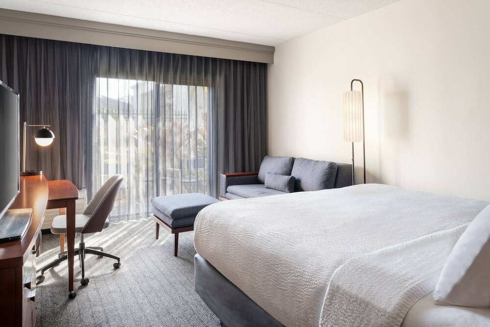 Фото Courtyard by Marriott Tampa Westshore/Airport