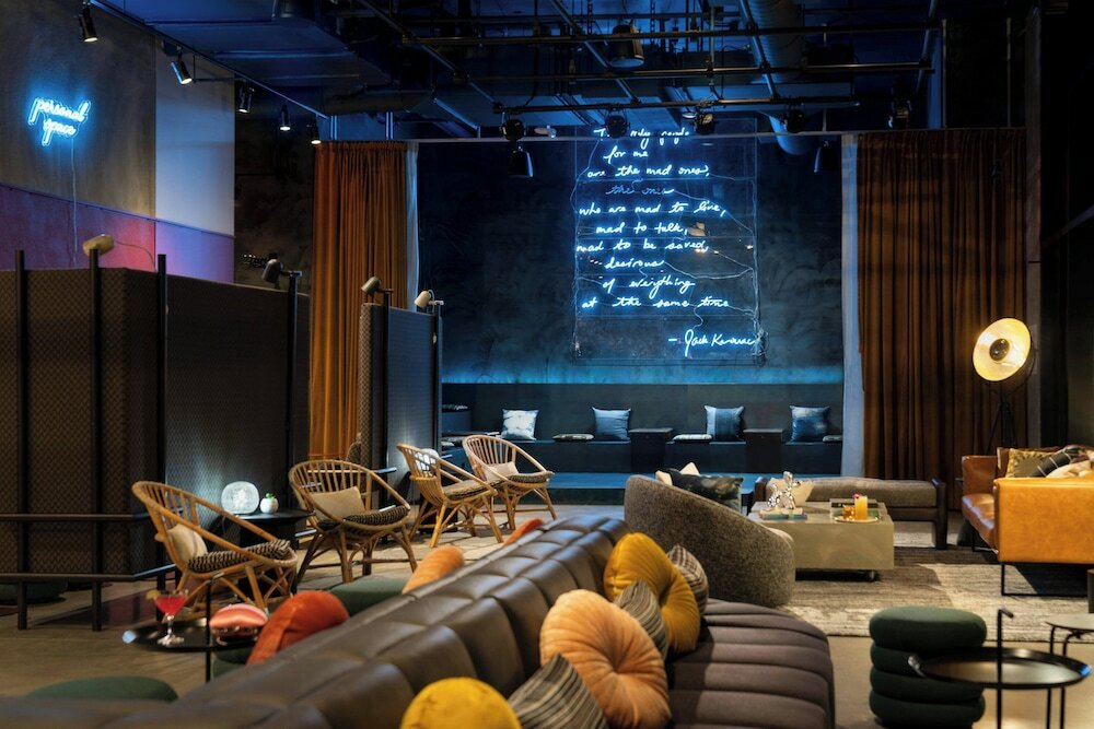 Фото Moxy Oakland Downtown