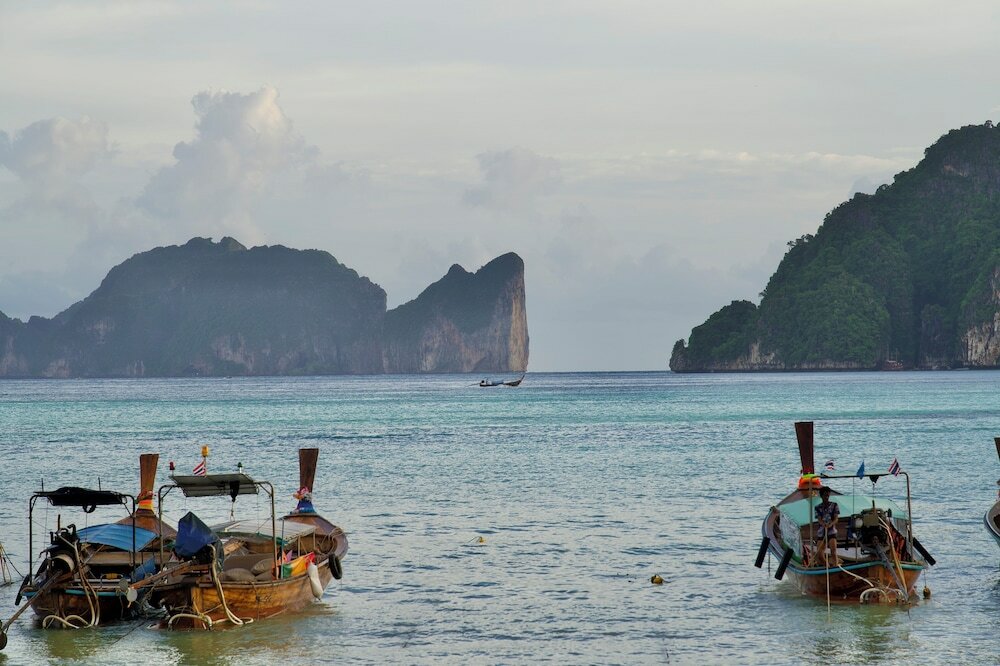 Фото Phi Phi Bayview & Premier Resort