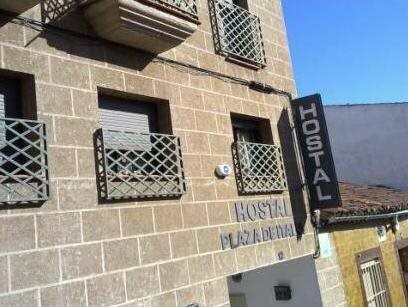 Гостиница Hostal Plaza de Italia в Касересе