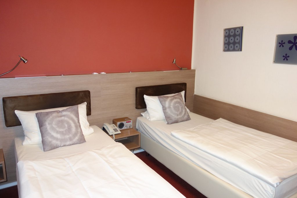 Фото B&b Hotel Dortmund-City