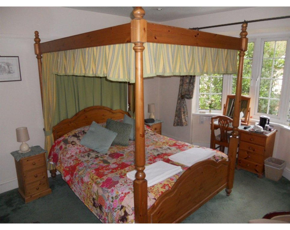 Фото The Elms Guest House