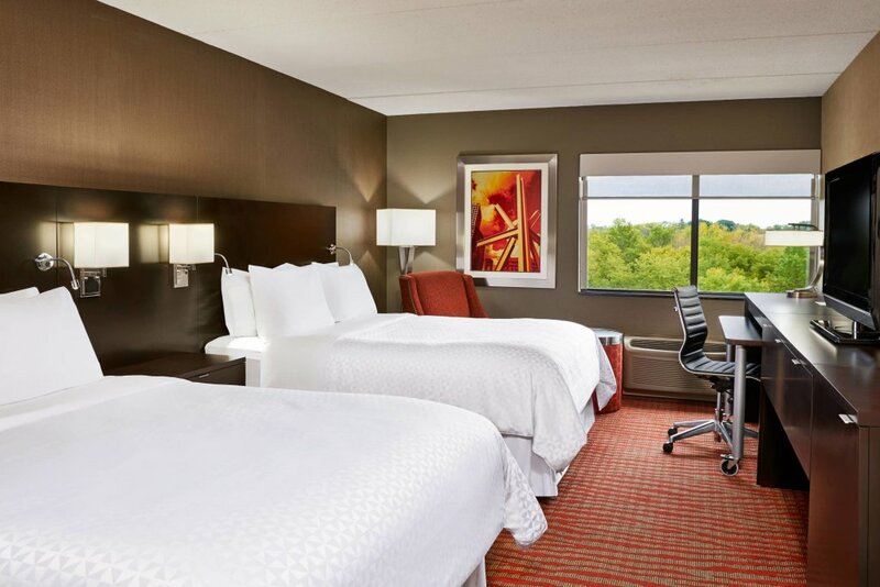 Гостиница Four Points by Sheraton Milwaukee North Shore