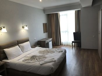 Фото LPlaza Hotel