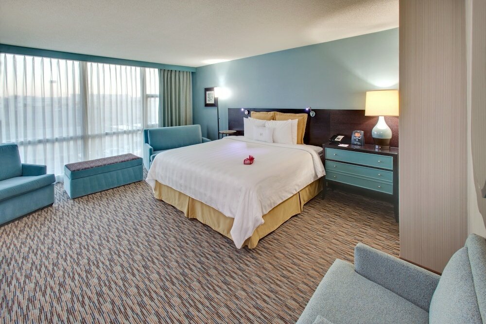 Фото Crowne Plaza Lombard Downers Grove, an Ihg Hotel