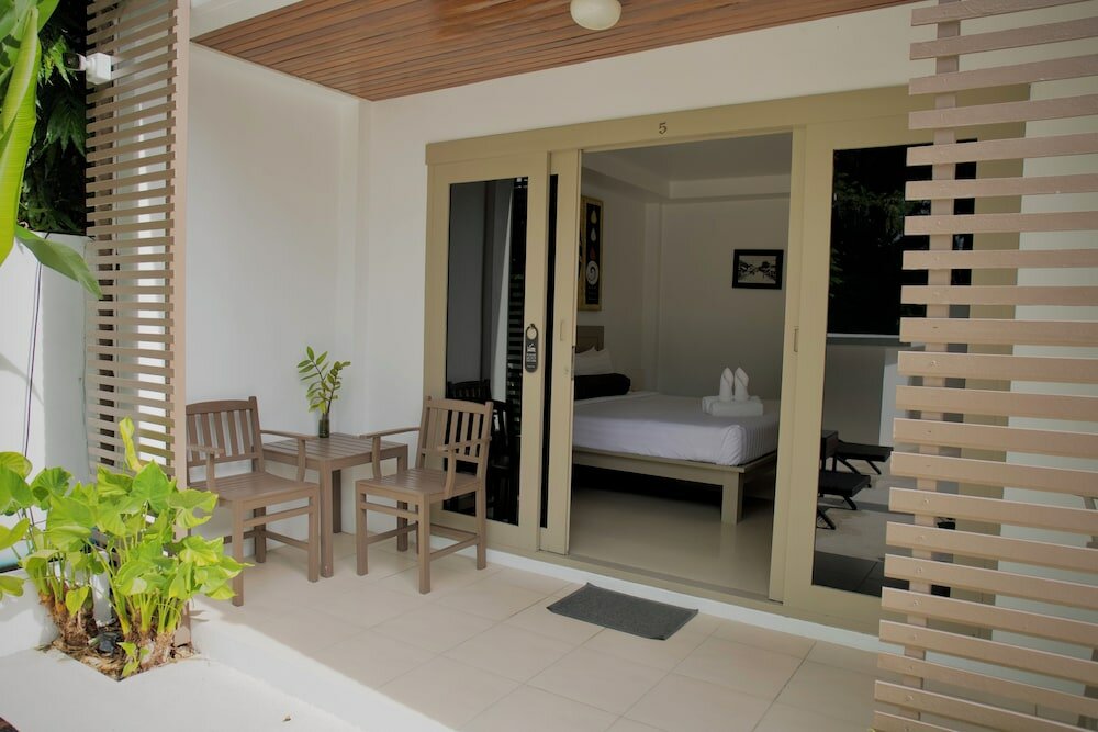 Фото Ampha Place Hotel