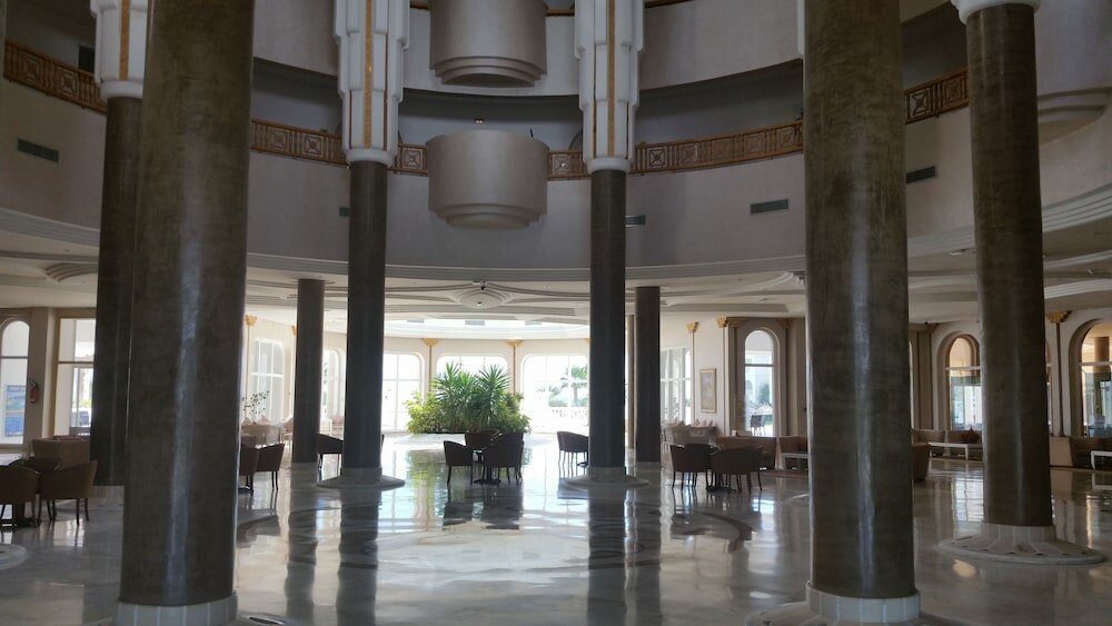 Фото Golden Tulip Taj Sultan