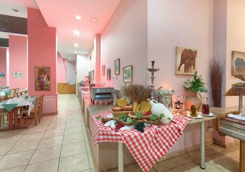 Гостиница Liv Mackenzie Beach Suites в Ларнаке