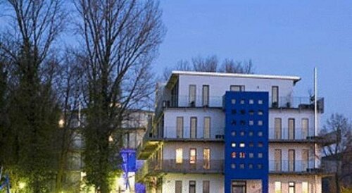 Гостиница EuroMedia Apart-Hotel в Хюрте