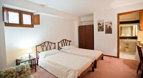 Гостиница Moderno Hotel в Эриче