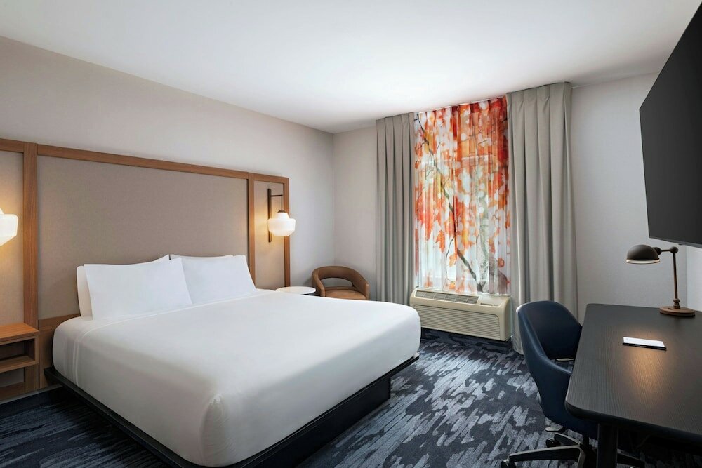 Фото Fairfield Inn by Marriott Medford Long Island
