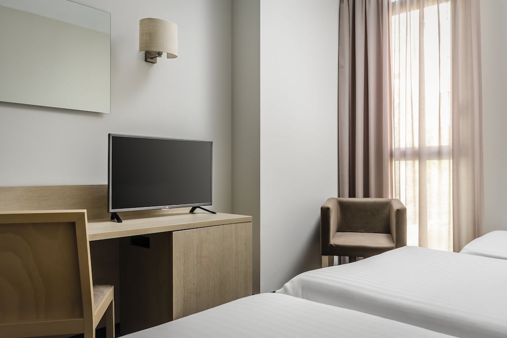 Фото Exe Barcelona Gate