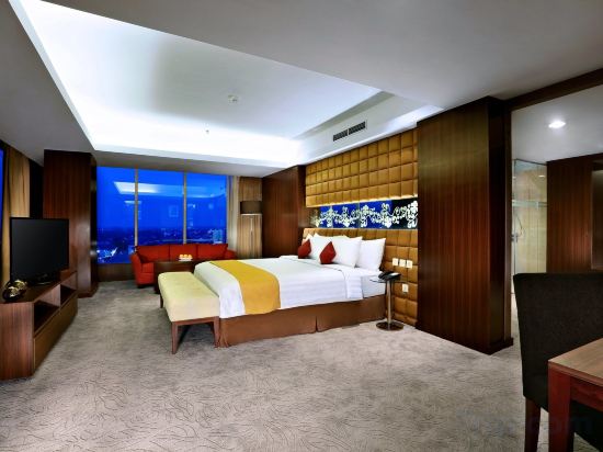 Фото Aston Madiun Hotel & Conference Center