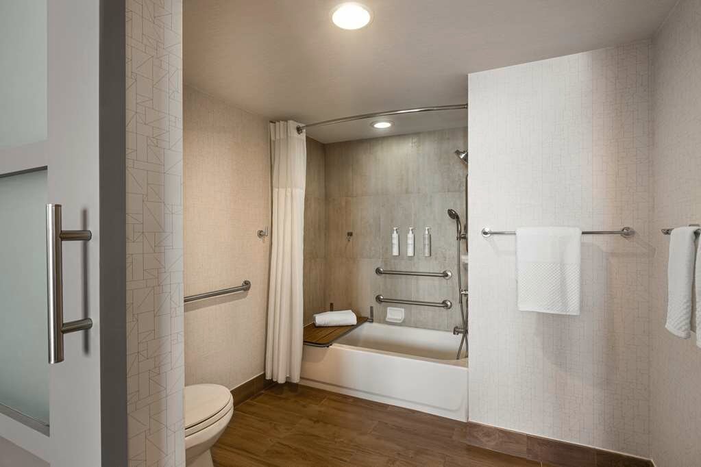 Фото Embassy Suites by Hilton Miami International Airport