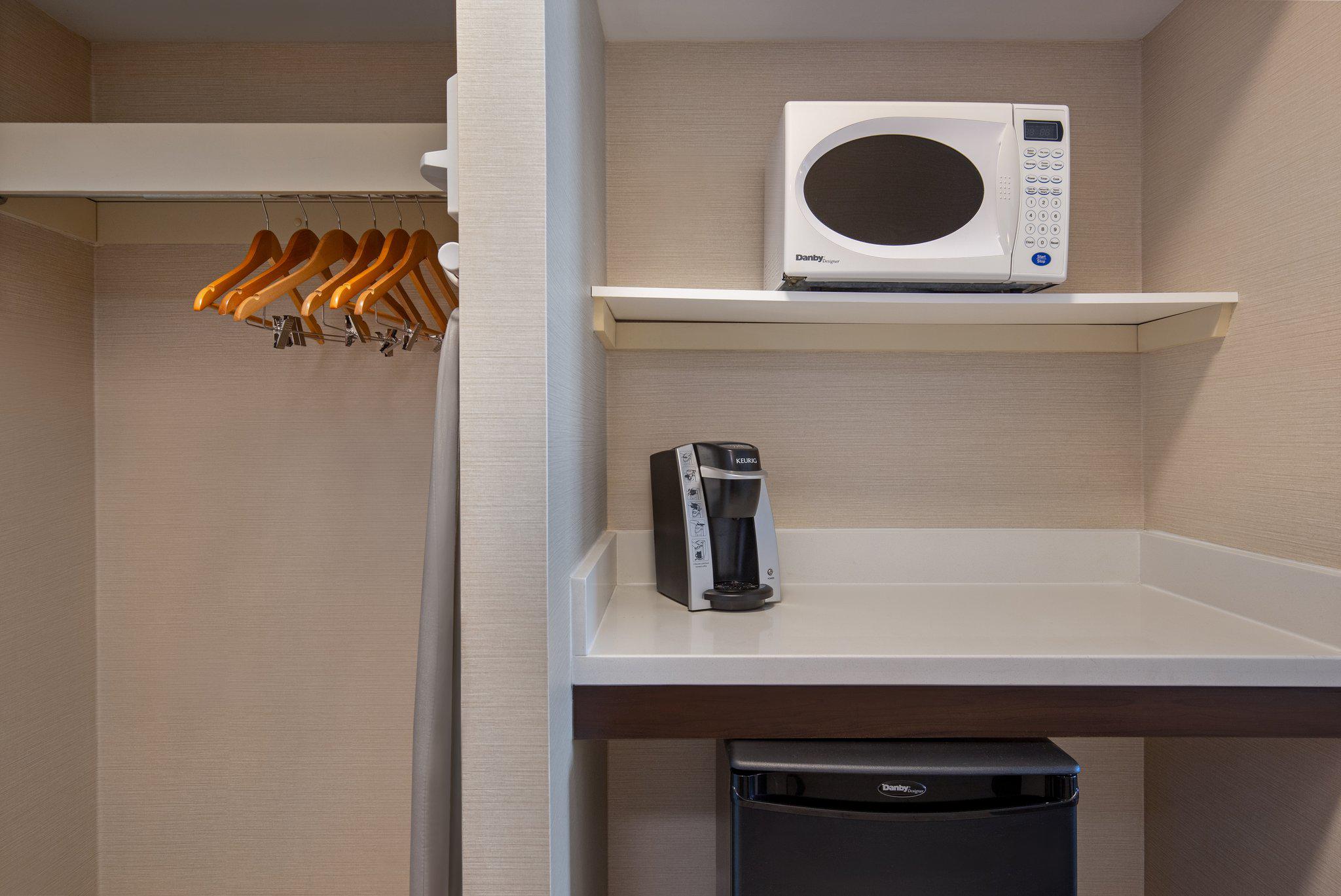 Фото Holiday Inn Express Hotel & Suites Barrie, an Ihg Hotel