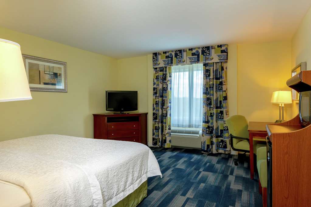 Фото Hampton Inn & Suites Ft. Pierce