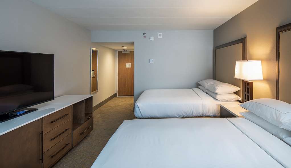 Фото DoubleTree by Hilton Madison East