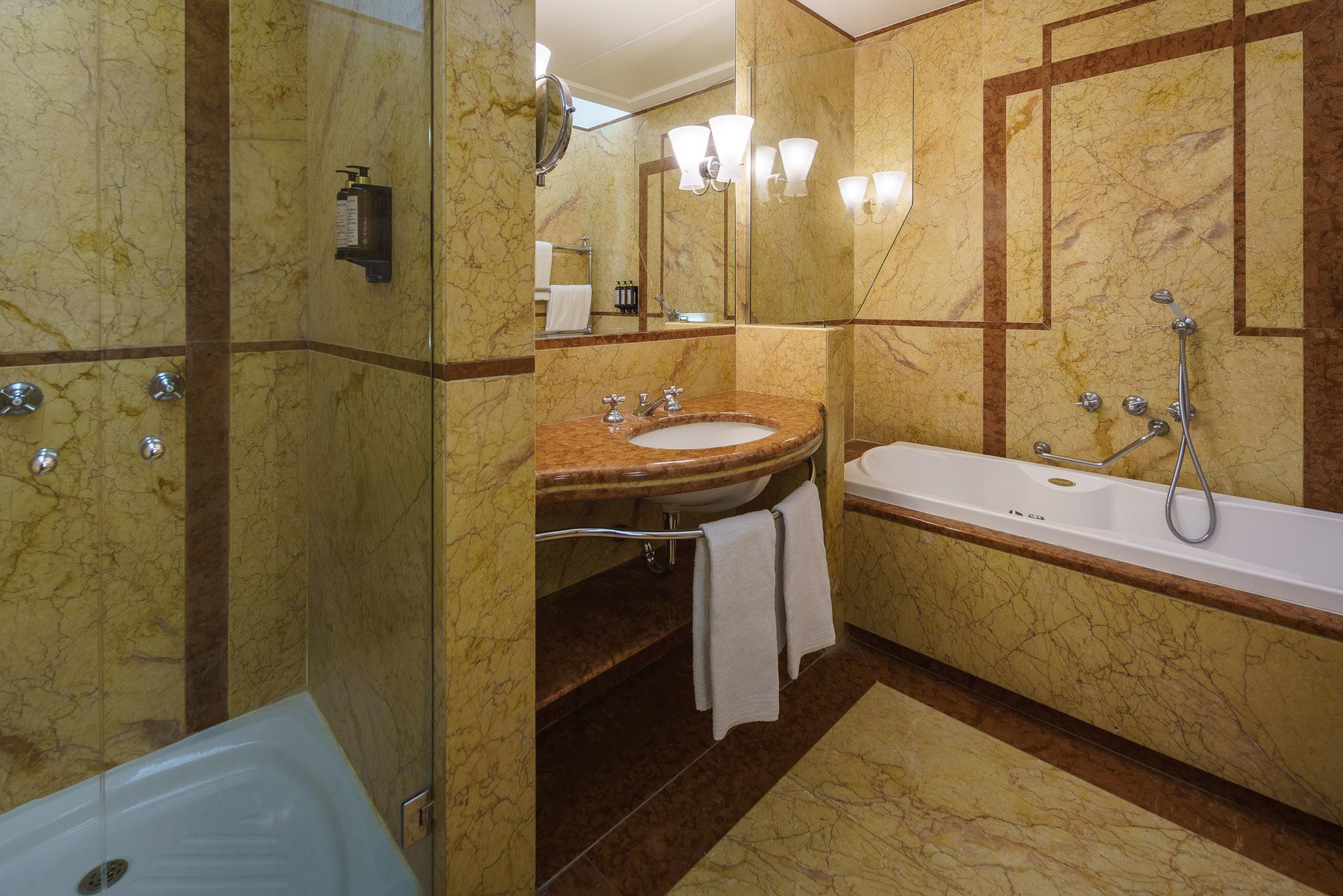 Фото Eurostars Hotel Excelsior