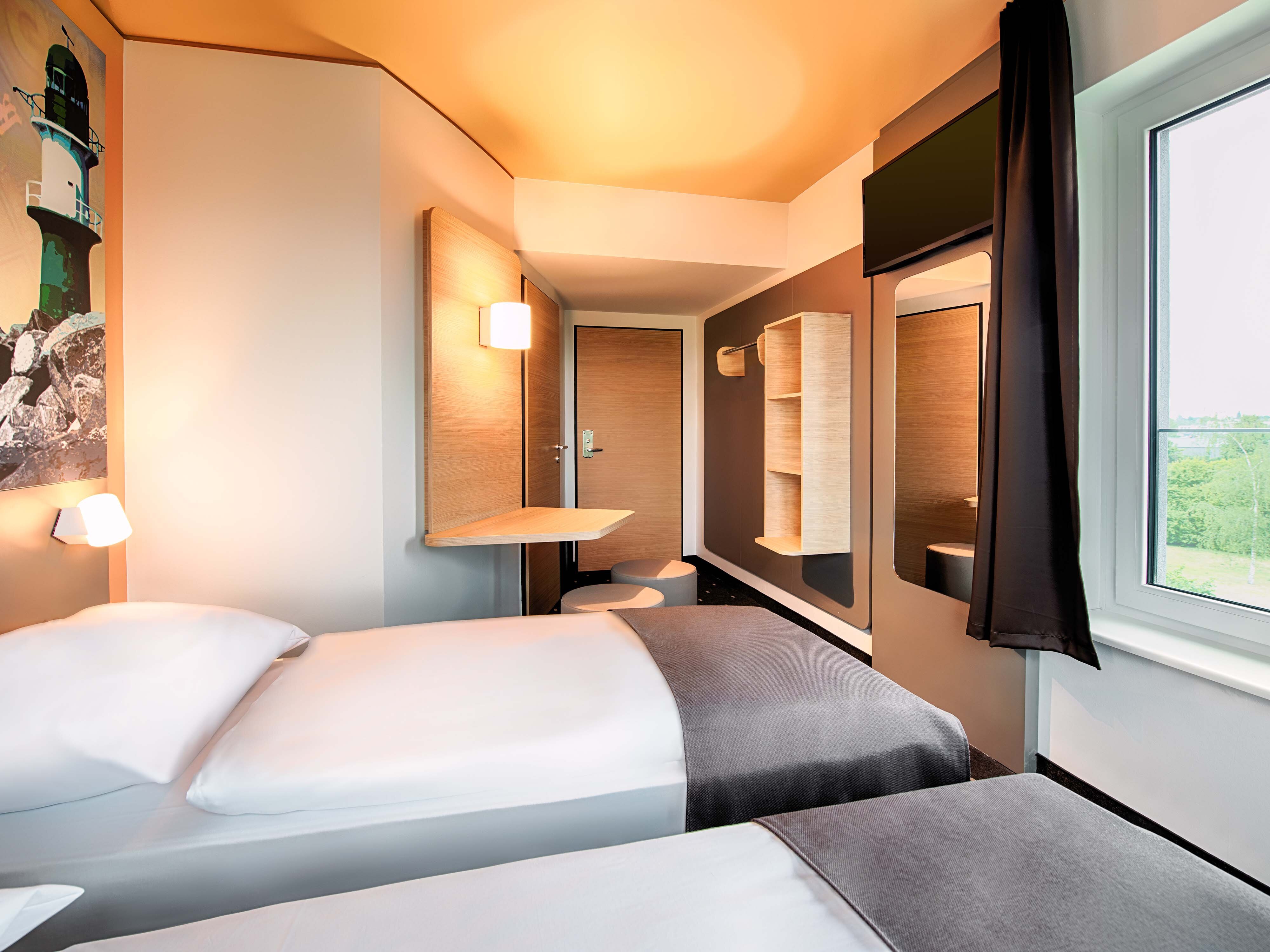 Фото B&b Hotel Rostock-Hafen