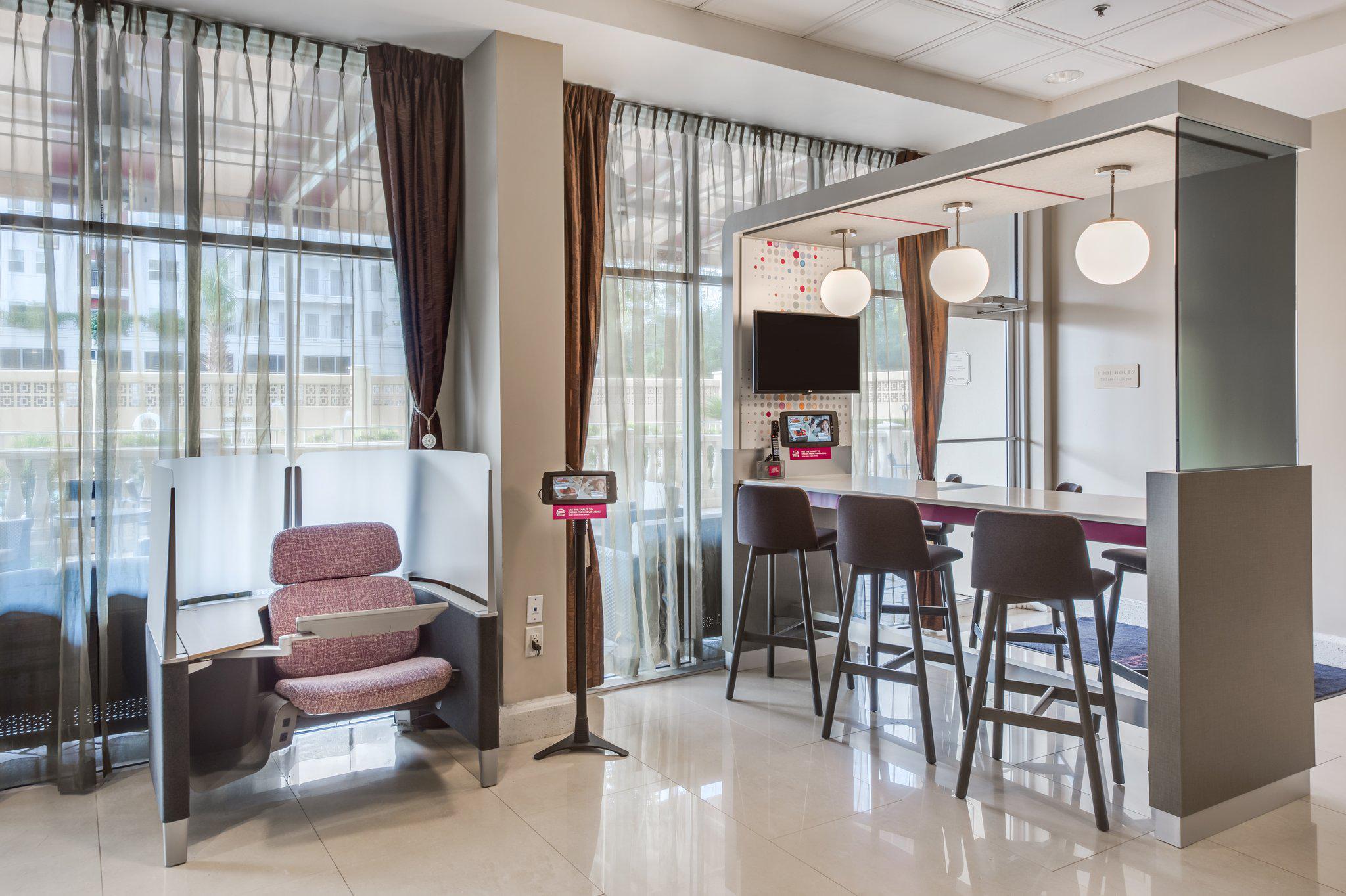 Фото Crowne Plaza Orlando - Downtown, an Ihg Hotel