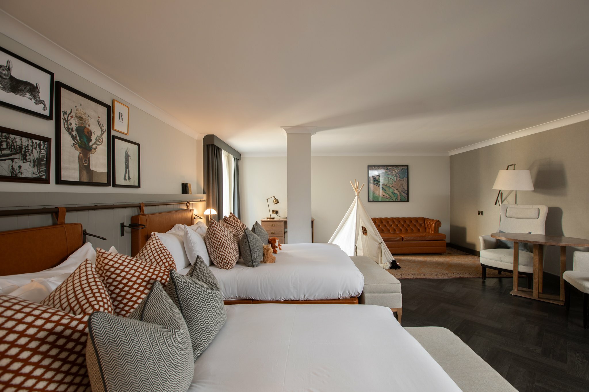 Фото Kimpton Charlotte Square Hotel