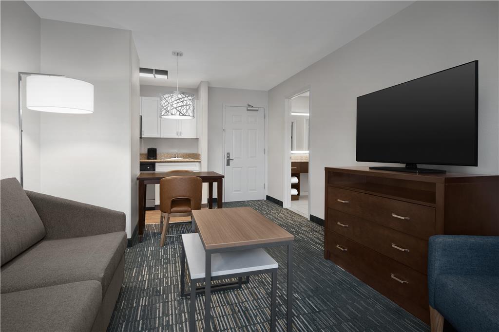 Фото Homewood Suites by Hilton Newark-Cranford
