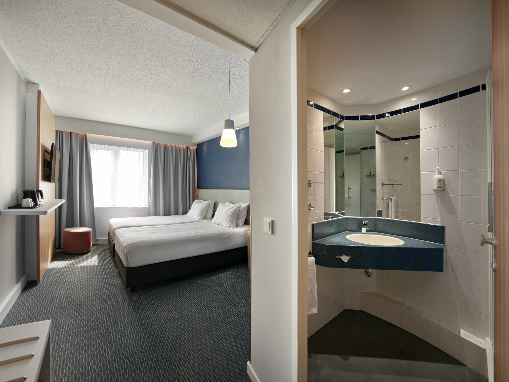 Фото Holiday Inn Express Antwerp City-North, an Ihg Hotel