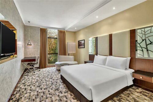 Гостиница Radisson Blu Atria Bengaluru в Бангалоре