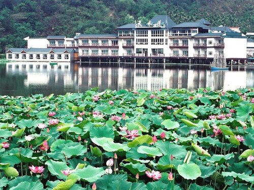 Гостиница Lakeside Resort Hotel