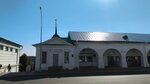 Chapel of the Assumption of Our Lady (Pryanichnyye Ryady Street, 1А) ، مصلى كنسي، صليب تذكاري