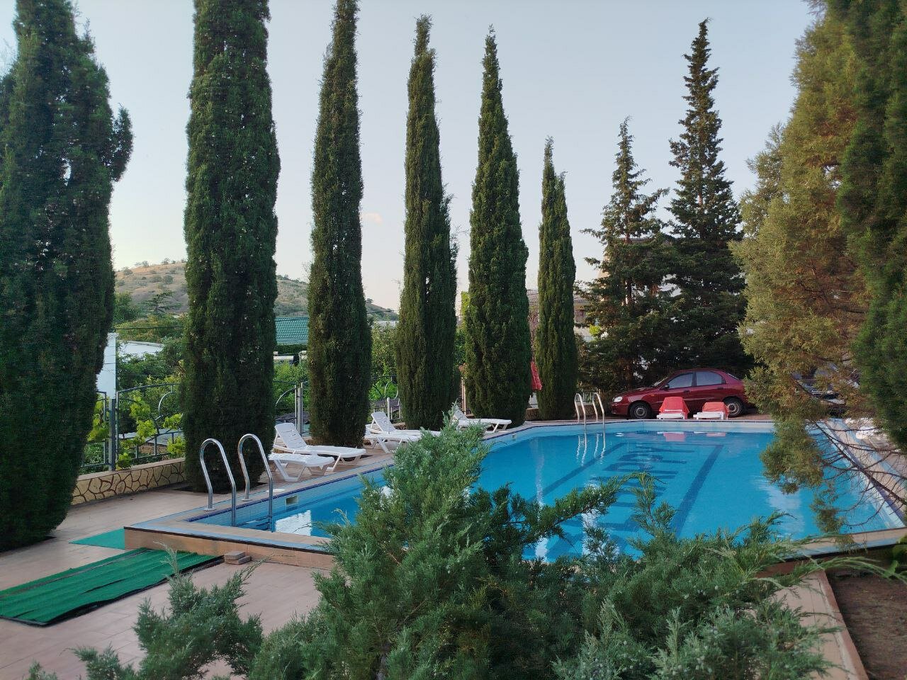 Фото отеля 1