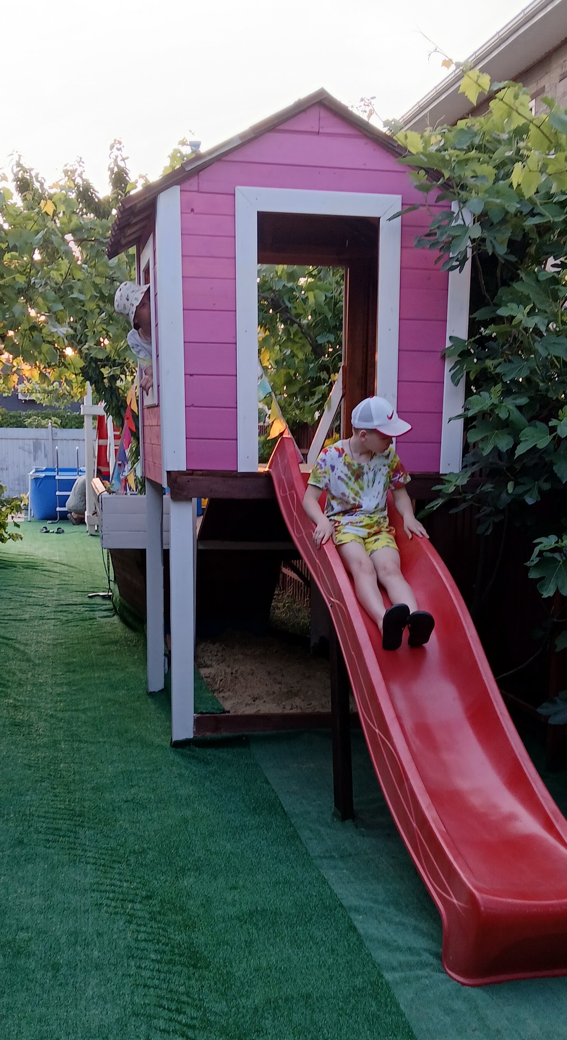 Фото Радхарани