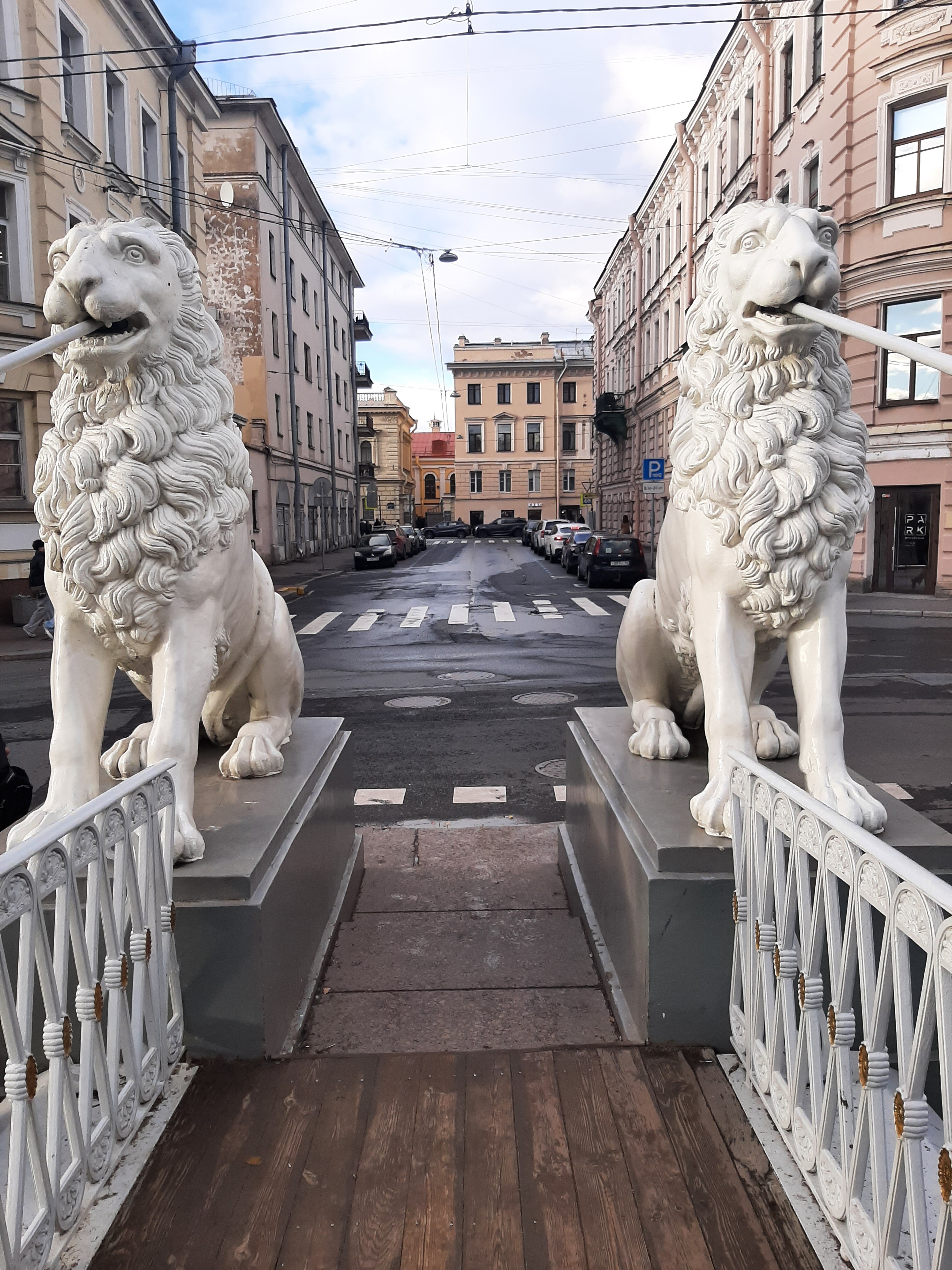 Фото У Львиного моста