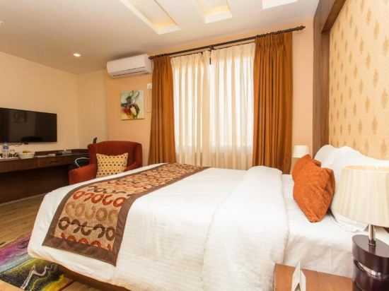 Фото Yatri Suites & SPA