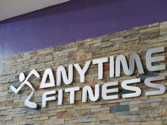 Фото Crossroads Hostel Manila