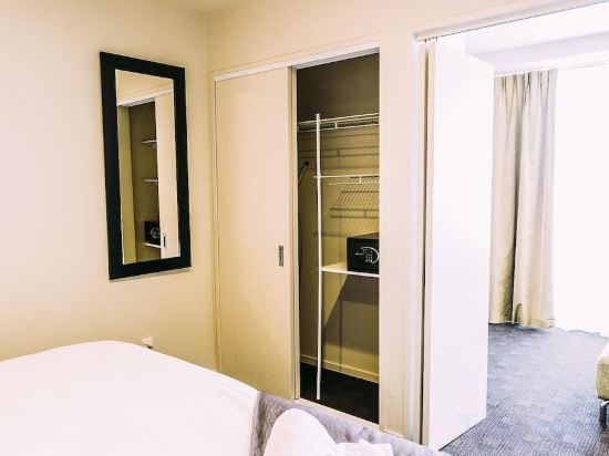 Фото The Quadrant Hotel & Suites