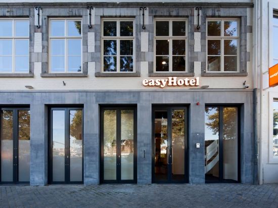 Фото EasyHotel Maastricht City Centre