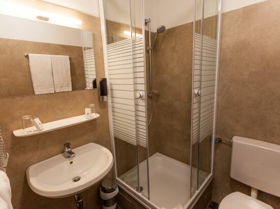 Фото  Sure Hotel by Best Western Ambassador Duesseldorf