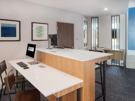 Фото Holiday Inn Express & Suites Ft Myers Beach-Sanibel Gateway, an Ihg Hotel