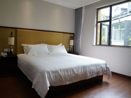 Фото Baoshi Hotel