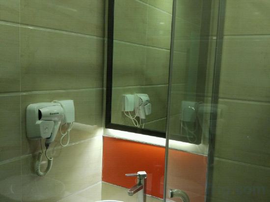 Фото 7 Days Premium Hotel Beijing Xidan Lingjing Hutong Metro Station Branch