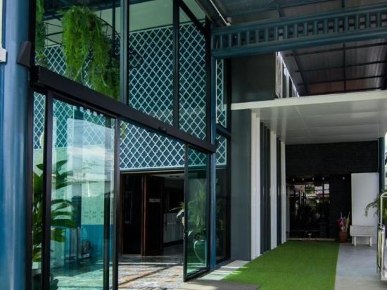 Фото Blue Lagoon Hotel