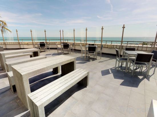 Фото The View Hotel